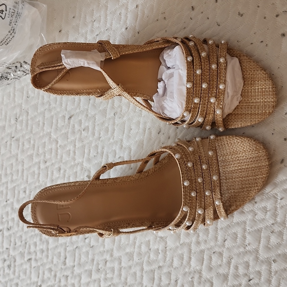 Brand new Just fab wedge. Size 8.5